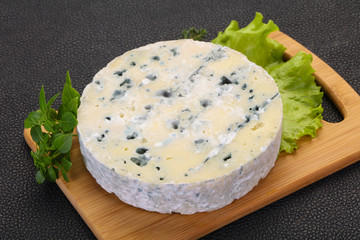 Round blue cheese