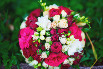 Obraz na płótnie Canvas beautiful flowers on the wedding day. bouquet