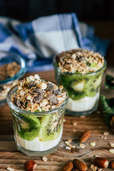 Muesli au kiwi banane et fromage frais - Dessert bon pour la santé