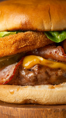 hamburguesa aros de cebolla detalle