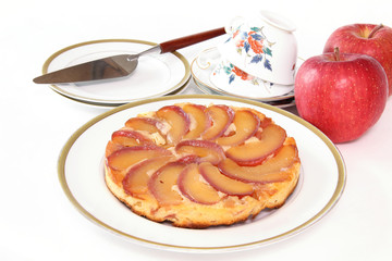 Obraz na płótnie Canvas 手作り　りんごのアーモンドパウダーケーキ