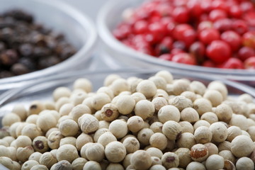 ペッパー粒(ブラック・ホワイト・ピンク)