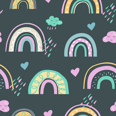Nahtloses skandinavisches Muster des netten Kinderregenbogens mit Hand gezeichneten Regenbögen. Einfache Doodle-Elemente in Pastellfarben.