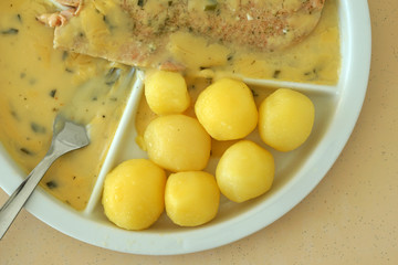fish with potatoes