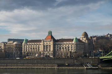 Naklejka premium View on Spa and Hotel Gelert from Danube