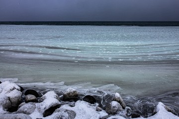 野付半島　冬の波打ち際