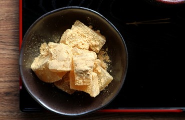 和菓子　わらびもち　きなこ　ふわもち