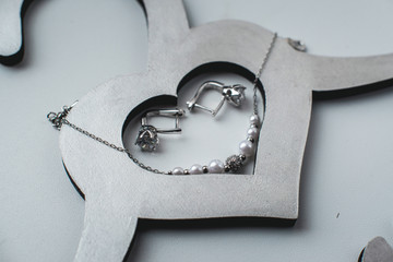 close-up macro photo pearl diamond necklace