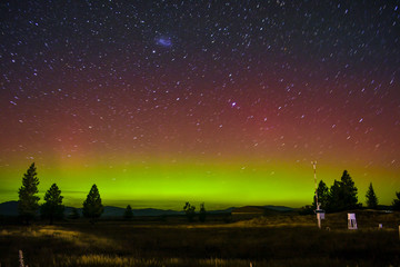 Obraz na płótnie Canvas Southern lights in New Zealand