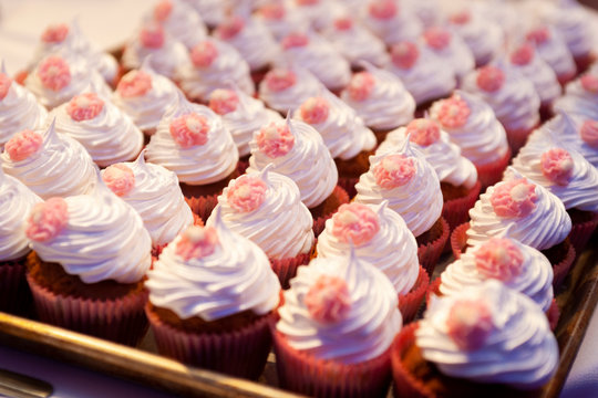 mafin cake with cream and strawberry