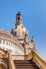 Fototapeta na wymiar Die evangelische Frauenkirche in der Altstadt von Dresden in Sachsen, Deutschland