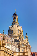 Fototapeta na wymiar Die evangelische Frauenkirche in der Altstadt von Dresden in Sachsen, Deutschland