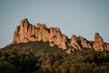 ATARDECER MONTA&Ntilde;A EN EL BRUC DE BARCELONA