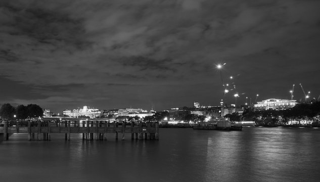 Fototapeta Thames at the night