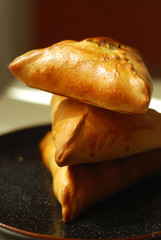 Kurnik - a traditional Russian pie of meat and potatoes © Юлия Белобородько