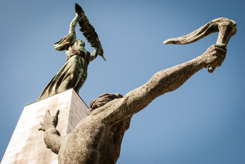 Estatua de la Libertad en Budapest Hungría