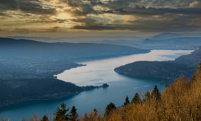 Fototapeta na wymiar Lac d'annecy in Haute Savoie in Frankreich