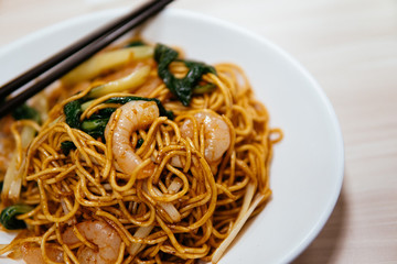 Chinese Fried Noodles with Shrimp