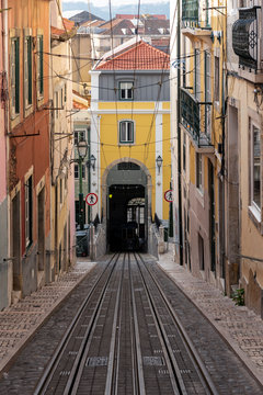 Portugal, Lisbon, Tunnel along?Ascensor?da?Bica?railway line