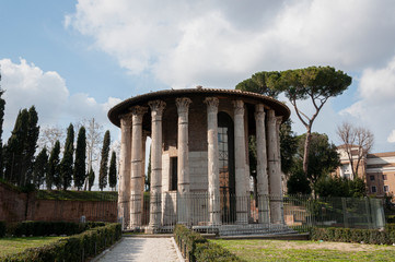 Fototapeta na wymiar Tempio Ercole Vincitore -Roma -Italia
