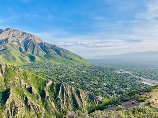 view of the mountains in the morning in Salt Lake City © Adrian