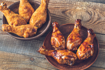 Breaded and grilled chicken drumsticks