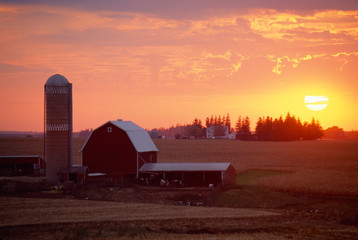 Barn and Silo at sunset, Rolling Hills, IA © spiritofamerica