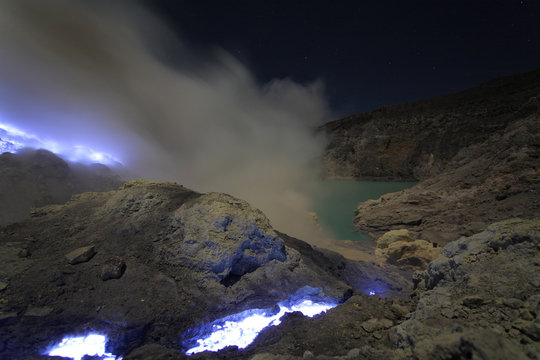 Indonesia, East Java, Kawah Ijen Volcano, Burning sulphur