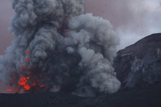Indonesia, Anak Krakatau, Volcanic eruption