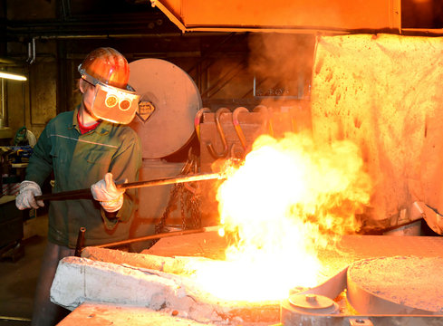 Worker in a foundry