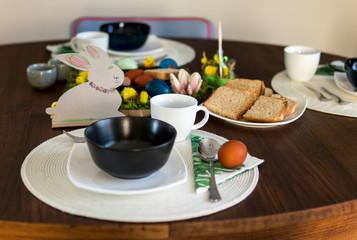 table setting for easter breakfast