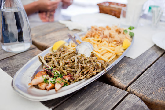 Slowenien, Istrien, Piran, Frittierte Meeresfr&uuml;chte