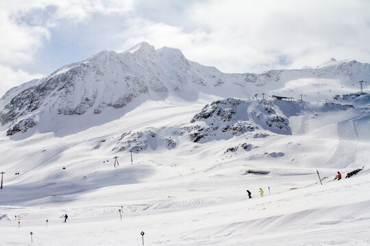 &Ouml;sterreich, Tirol, Imst, Ski Freizeit in Sankt Leonhard im Pitztal, Ortsteil Pi&ouml;smes, Skipiste, Pitztaler Gletscher