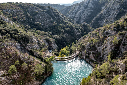 Frankreich, Provence-Alpes-C&ocirc;te d'Azur, Saint-Marc-Jaumegarde, S&uuml;dfrankreich in der Provence. Barrage De Bimont Talsperre in der N&auml;he von Aix-en-Provence
