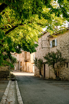 Frankreich, Provence-Alpes-C&ocirc;te d'Azur, Rians, Das Dorf ist eine franz&ouml;sische Gemeinde mit 4284 Einwohnern im D&eacute;partement Var in der Region Provence-Alpes-C&ocirc;te d&rsquo;Azur