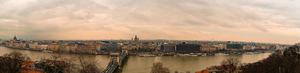 Fototapeta na wymiar budapest city clouds cloudy gray panoramic photography sky sunset tones views yellow