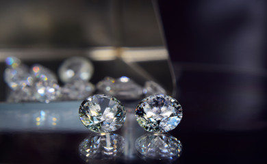 Selected diamonds
In the tong
For making jewelry