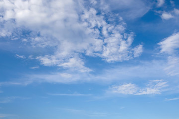 Obraz premium nature white cloud and blue sky background. cloud and sky background concept.