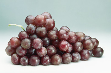Uva de mesafruta, uva, alimento, aislada, uva, manojo, rojo, fresco, salubre, blanco, madura, vino, baya, bombones, enredaderas, jugosa, morada, racimo, agricultura, postre, naturaleza, frescor, zumo,