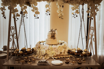 Wedding cake decoration Wedding decor, interior, Festive .
