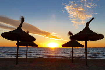 Sonnenuntergang auf Mallorca, Strand von Palma © Comofoto