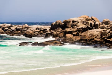 Foto auf Acrylglas Camps Bay Beach, Kapstadt, Südafrika Camps Bay Beach türkisfarbene Wasserfelsen, Kapstadt, Südafrika.