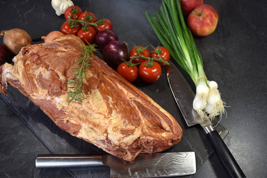 Kassler Schweinekamm / Schweinenacken ger&auml;uchert roh und frisch