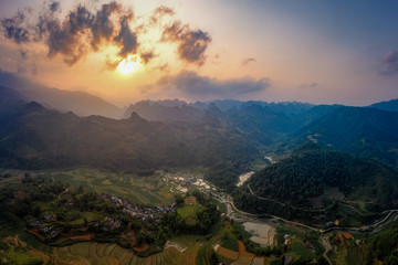 Fototapeta na wymiar typical Vietnamese landscape in spring at Dragon-Back Panorama