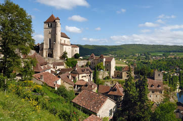 Fototapeta na wymiar Village medieval de Saint Cirq Lapopie dans le département du Lot en France