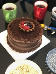 Chocolate cake with berries