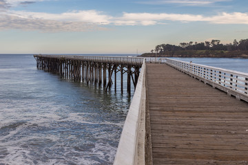 Obraz premium View of the wooden pier, San Simeon, California, USA.
