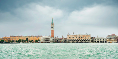 Fototapeta na wymiar Venice San Marco square with high water seen from san giorgio island