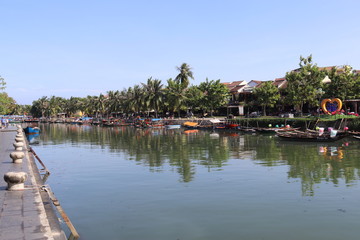 Fototapeta na wymiar Canal à Hoi An, Vietnam