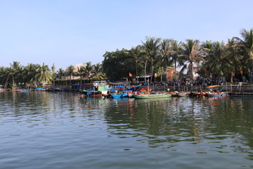 Fototapeta na wymiar Canal à Hoi An, Vietnam 